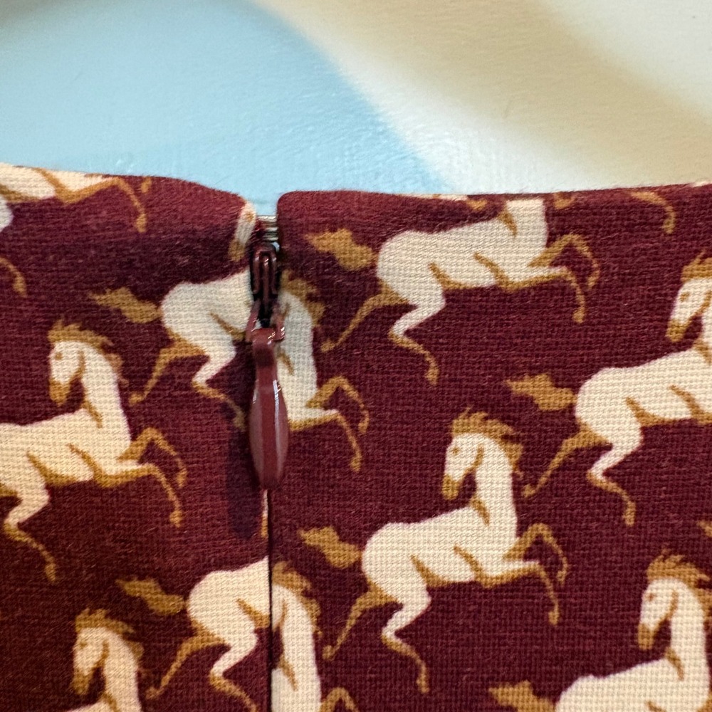 Ann Taylor Horse Print Midi Dress Womens 6 Burgundy Long Sleeve Knit Stretch - Picture 9 of 14